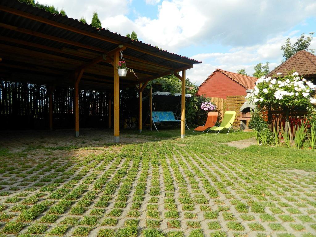Judit Apartments เฮวิซ ภายนอก รูปภาพ
